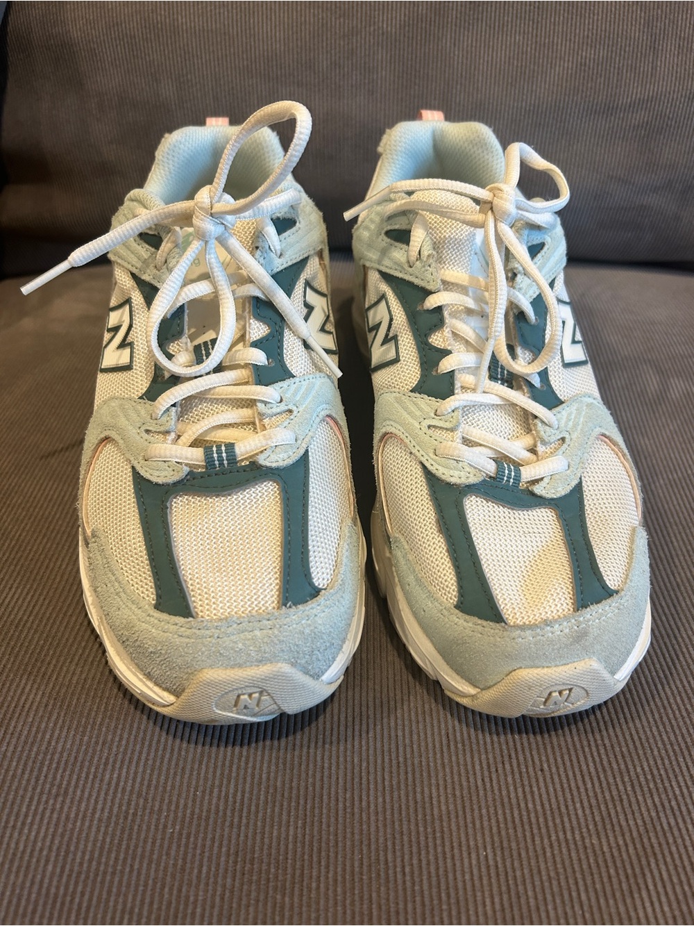 New Balance Women’s 530 Sneakers in Light Teal and White Size 10W